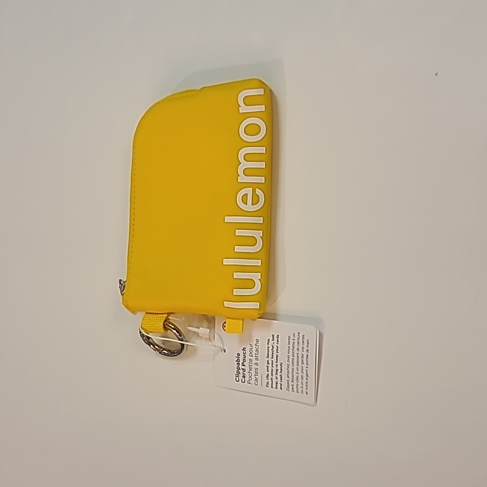NWT Lululemon Clippable Card Pouch